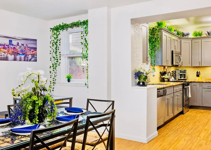 5bdrm 10bd With King Bbq Patio 1 Min Walk Carson St Holiday home *