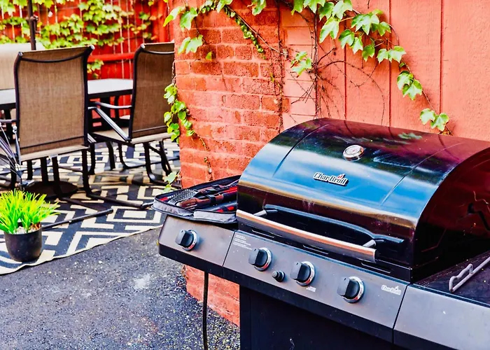 5bdrm 10bd With King Bbq Patio 1 Min Walk Carson St