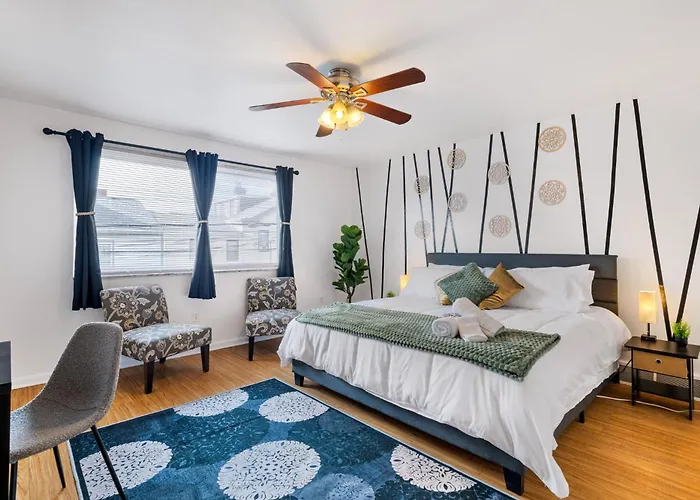 Holiday home 5bdrm 10bd With King Bbq Patio 1 Min Walk Carson St