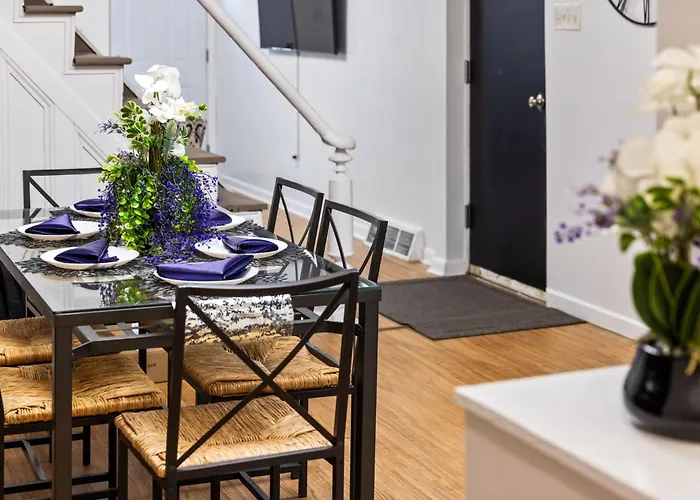 5bdrm 10bd With King Bbq Patio 1 Min Walk Carson St Holiday home Pittsburgh
