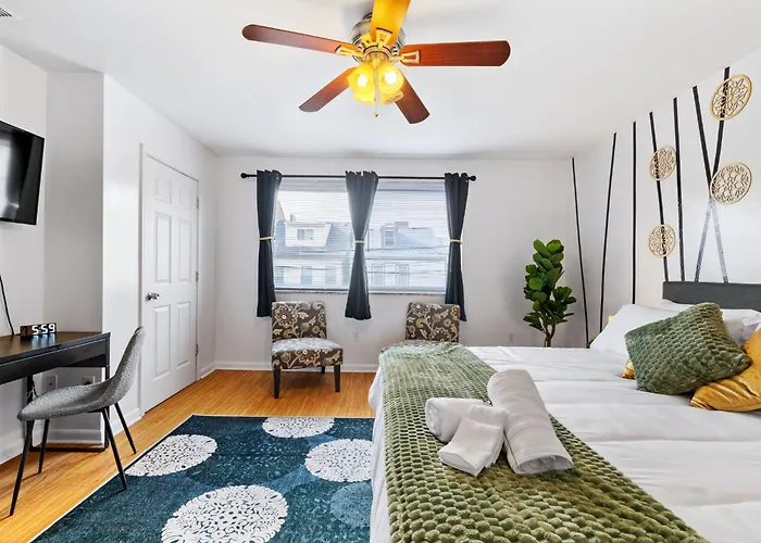 5bdrm 10bd With King Bbq Patio 1 Min Walk Carson St