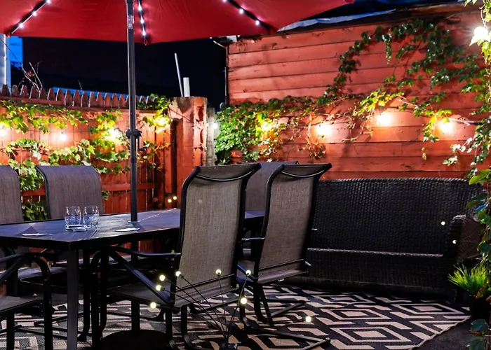 5bdrm 10bd With King Bbq Patio 1 Min Walk Carson St Holiday home Pittsburgh