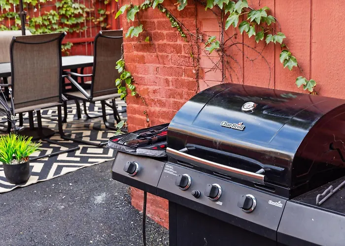 Holiday home 5bdrm 10bd With King Bbq Patio 1 Min Walk Carson St
