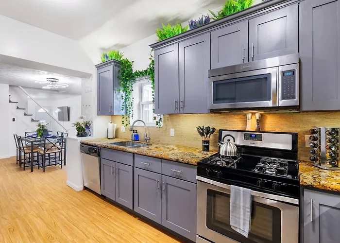 5bdrm 10bd With King Bbq Patio 1 Min Walk Carson St