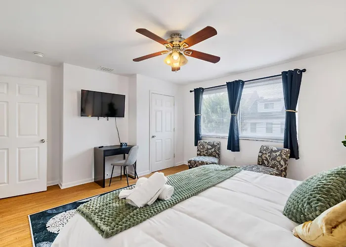 5bdrm 10bd With King Bbq Patio 1 Min Walk Carson St *