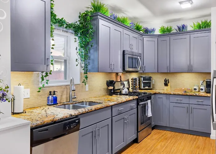 Holiday home 5bdrm 10bd With King Bbq Patio 1 Min Walk Carson St